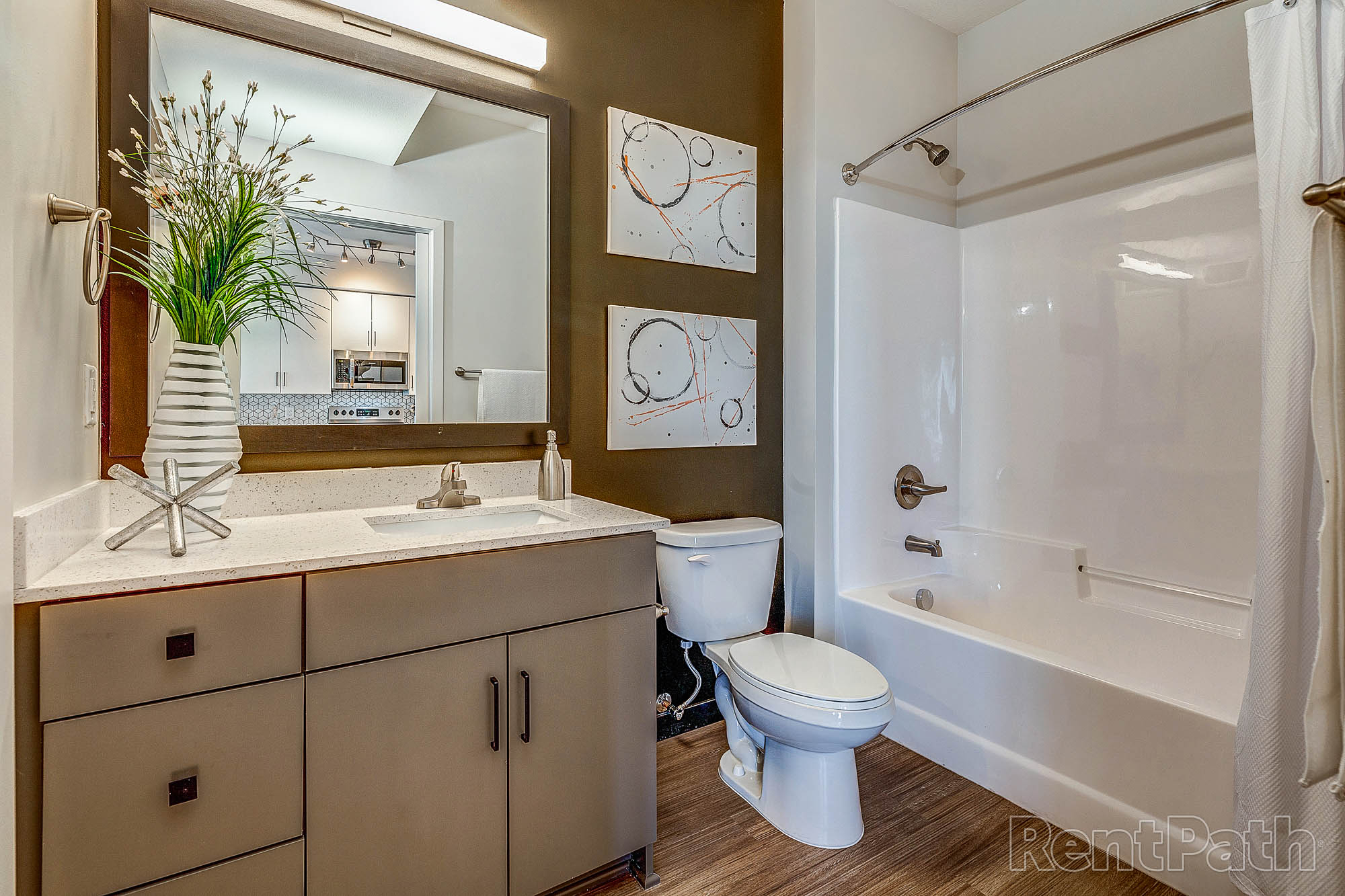 Downtown Minneapolis Rentals Bathroom